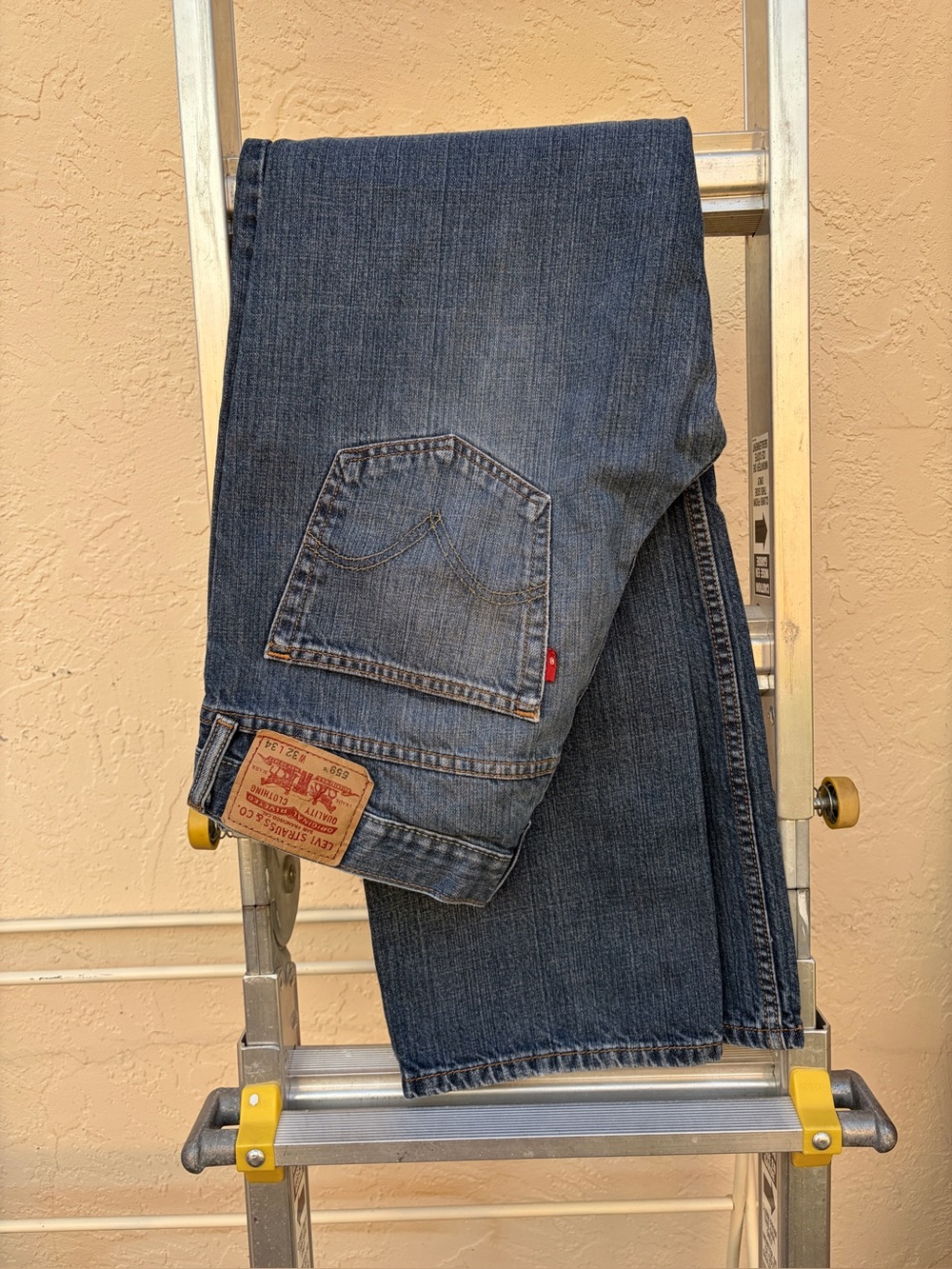 Levi's 559 Men's Relaxed Straight Jeans - Indigo Blue 32x34